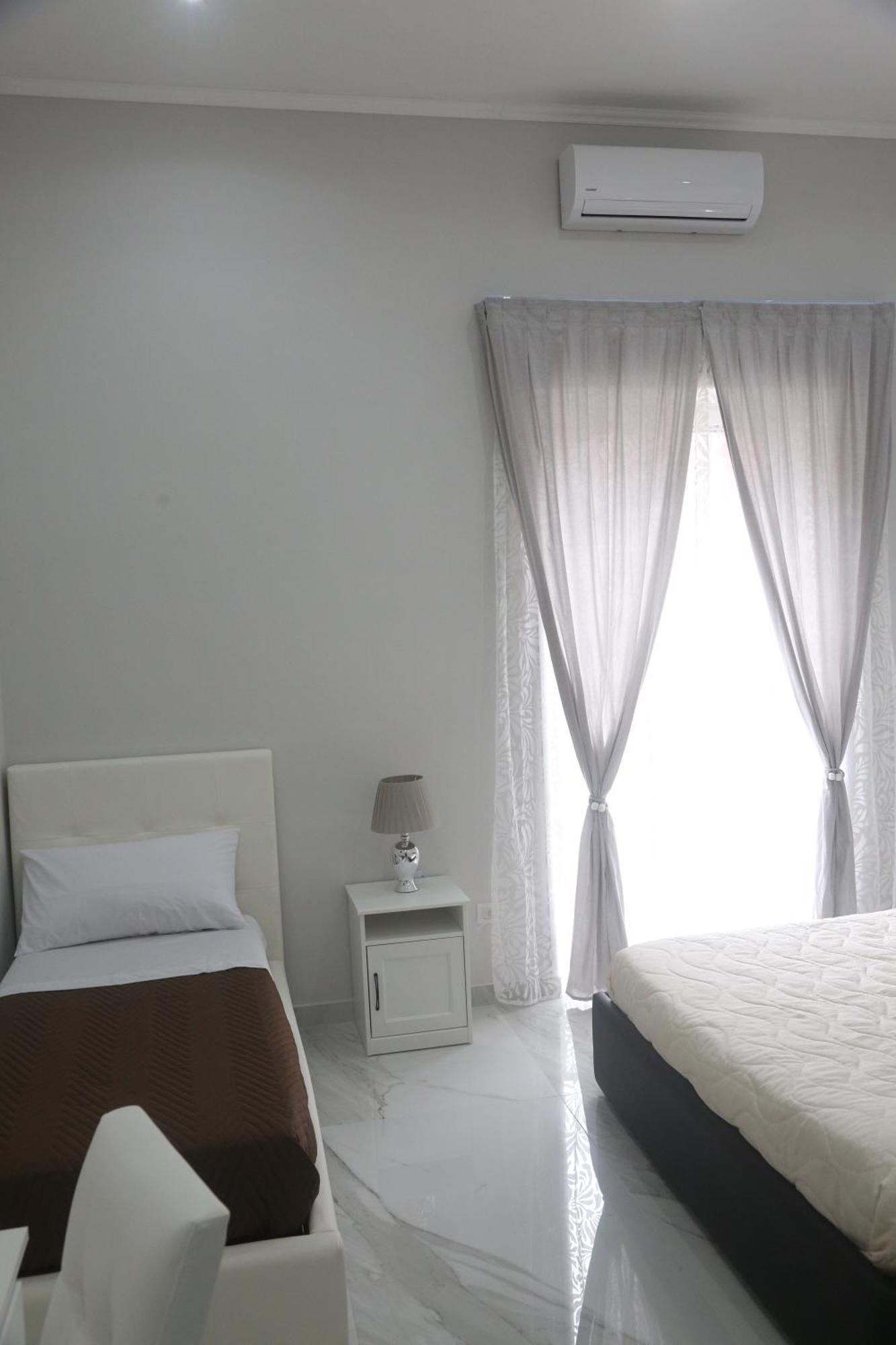 Opera Home Napoli Exteriör bild